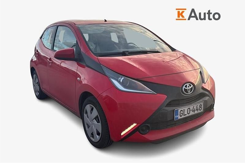 Punainen Käytetty 2015 Toyota Aygo X-play Viistoperä | 6 900 € (Perustarjous) - Kuva 1/3