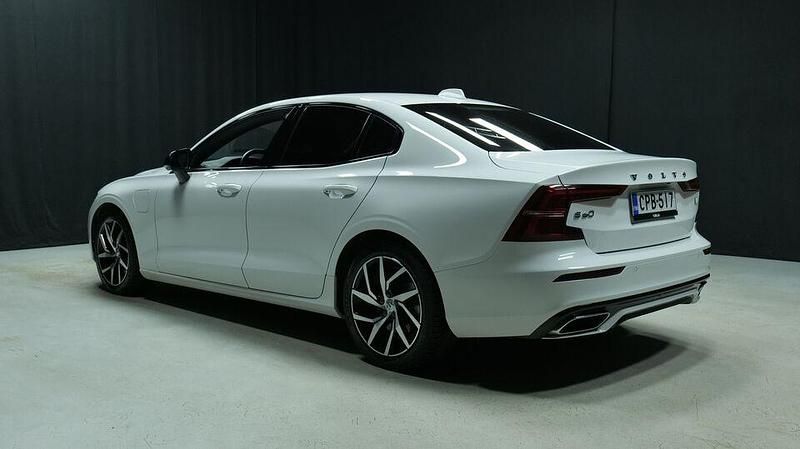 Käytetty Volvo S60 Business Edition 392 HP (288 kW) 2021 Valkoinen Sedan