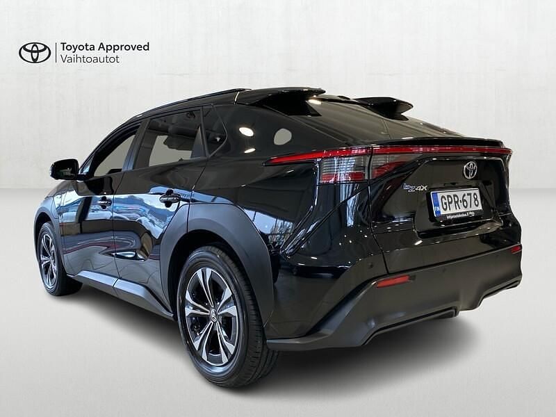 Käytetty Toyota bZ4X Comfort 160 kW (218 HP) 2022 Musta Katumaasturi