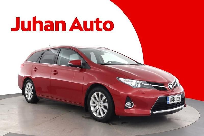 Käytetty Toyota Auris Touring Sports Multidrive S 132 HP (97 kW) 2014 Punainen Farmari