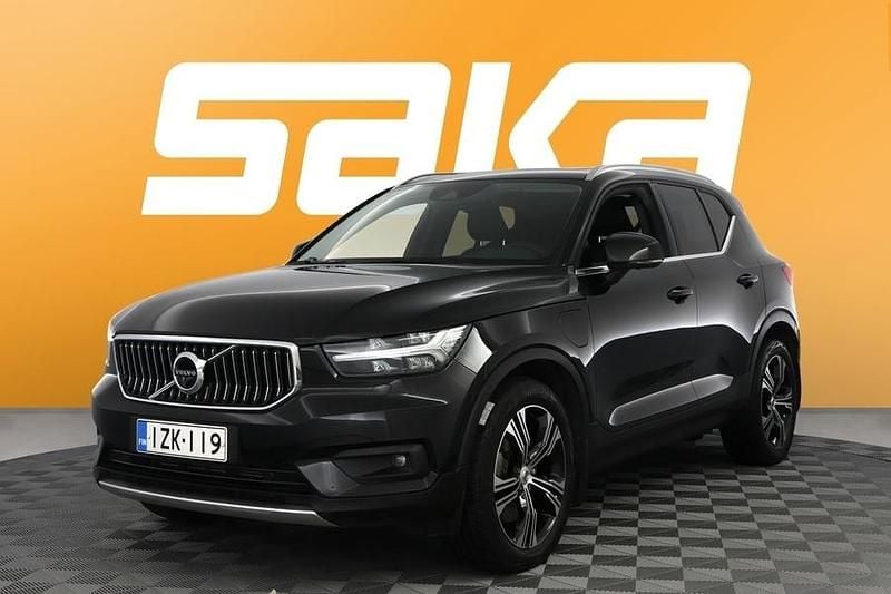 Käytetty Volvo XC40 Business Edition 211 HP (155 kW) 2021 Katumaasturi