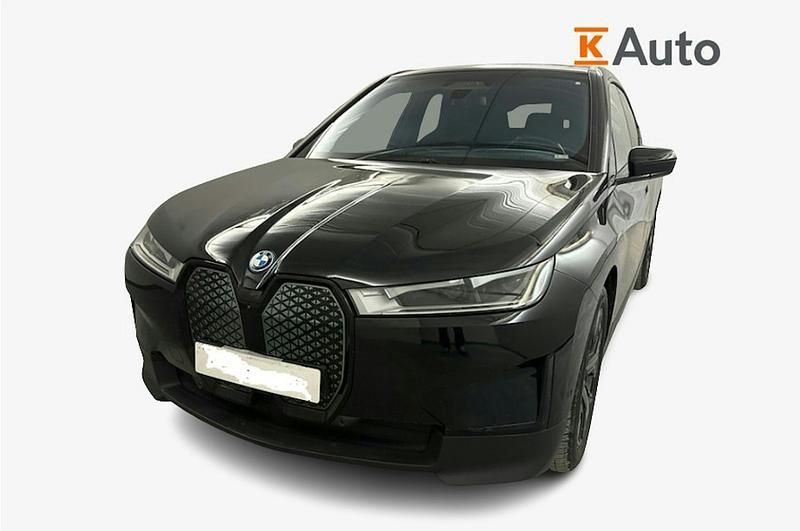 Käytetty BMW iX 239 kW (326 HP) 2022 Musta Katumaasturi
