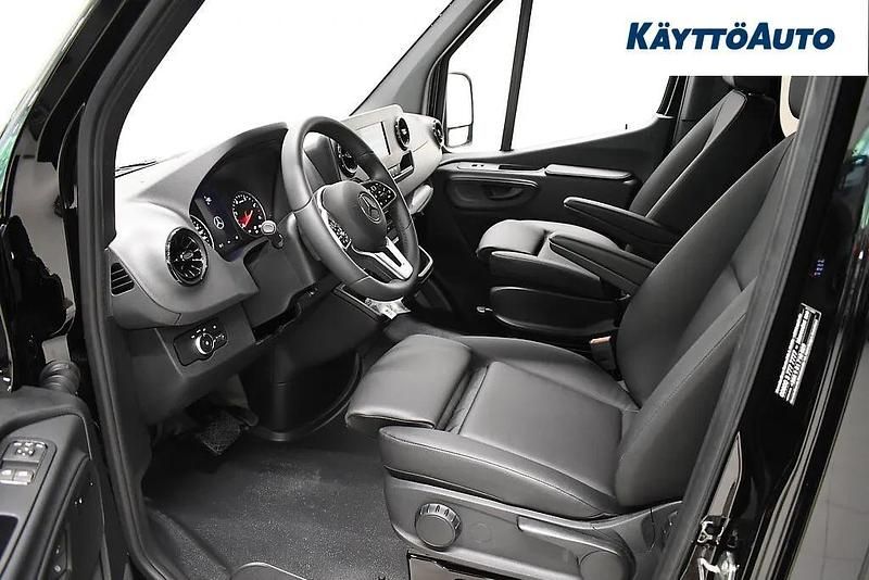 Käytetty Mercedes Sprinter 155 HP (114 kW) 2023 Musta Van
