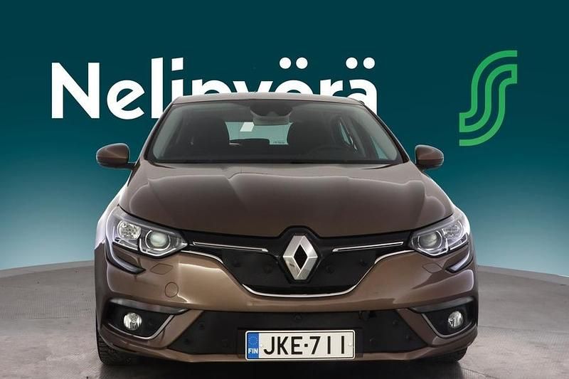 Käytetty Renault Mégane IV Zen 110 HP (80 kW) 2016 Ruskea Viistoperä