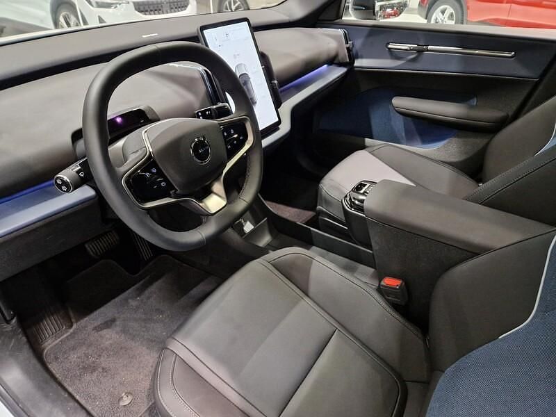 Käytetty Volvo EX30 Ultra 200 kW (272 HP) 2024 Katumaasturi