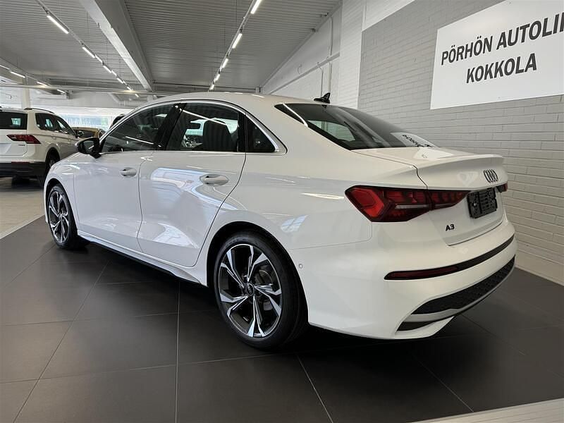 Käytetty Audi A3 150 HP (110 kW) 2025 Valkoinen Sedan