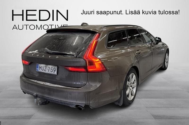 Käytetty Volvo V90 Business Edition 150 HP (110 kW) 2017 Ruskea Farmari