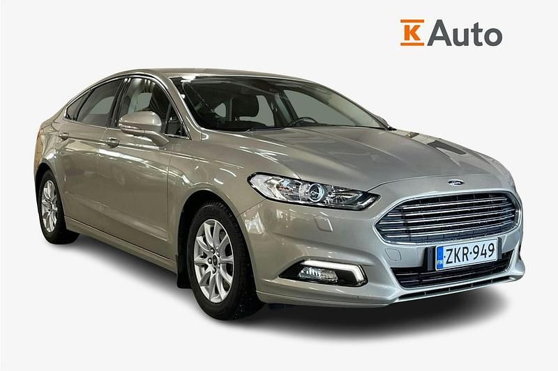 Käytetty Ford Mondeo Titanium 160 HP (117 kW) 2016 Harmaa Viistoperä