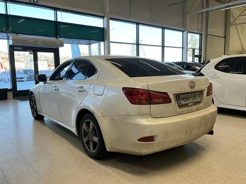 Käytetty Lexus IS220d 177 HP (130 kW) 2008 Sedan