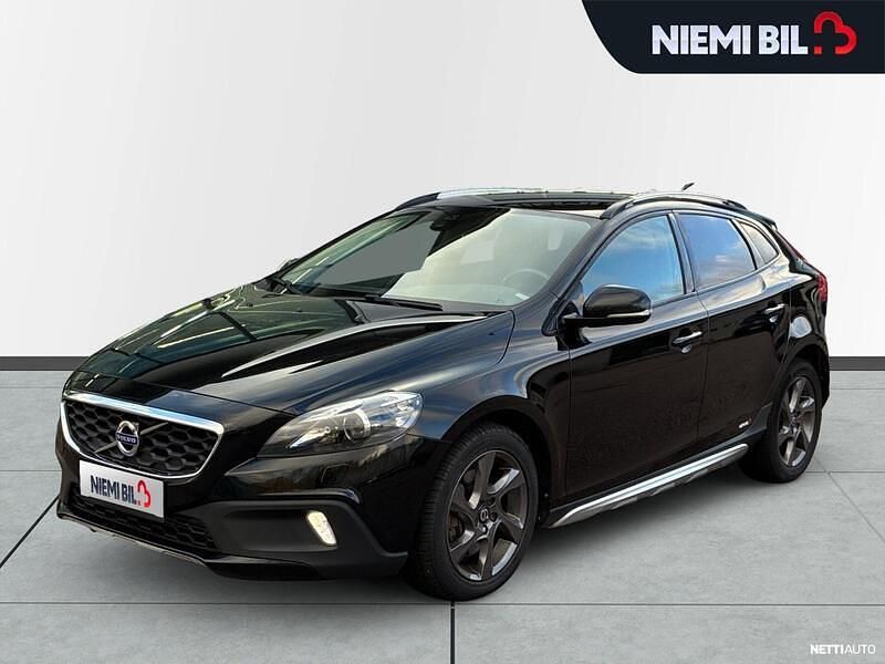 Käytetty 2016 Volvo V40 Summum Viistoperä | 19 490 € (Perustarjous) - Kuva 1/3