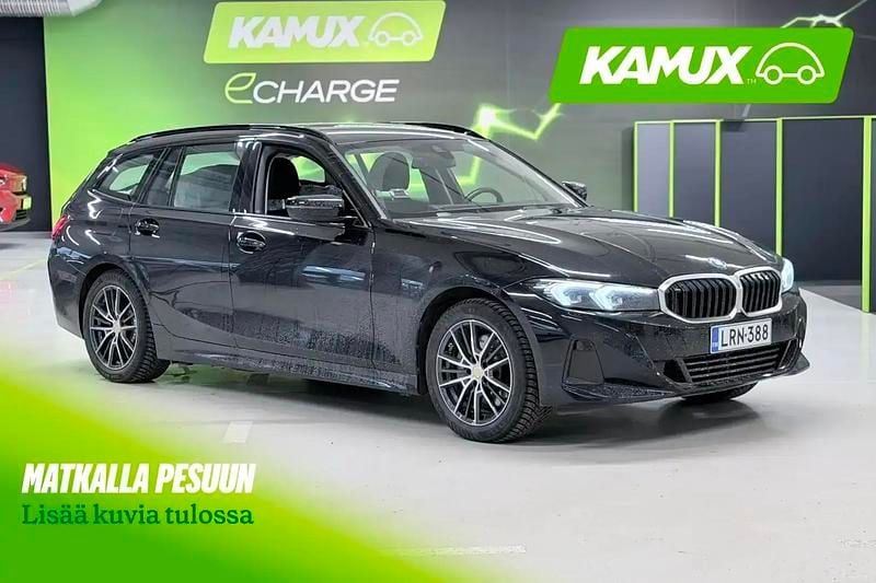 Musta Käytetty 2024 BMW 330e Comfort Edition Farmari | 35 800 € (Hyvä tarjous) - Kuva 1/3