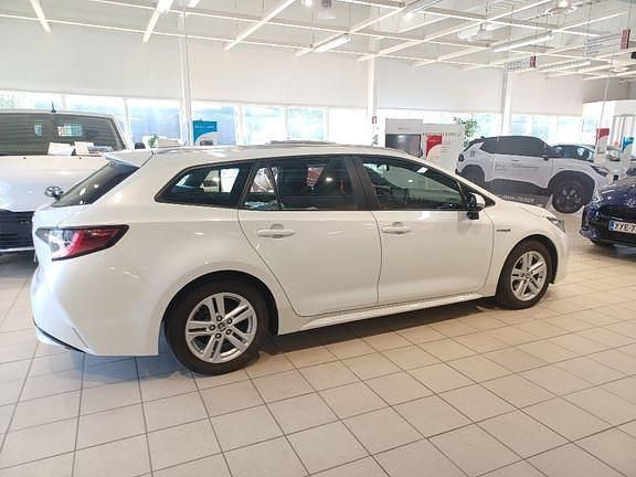 Käytetty Toyota Corolla Active 121 HP (88 kW) 2021 Valkoinen Farmari