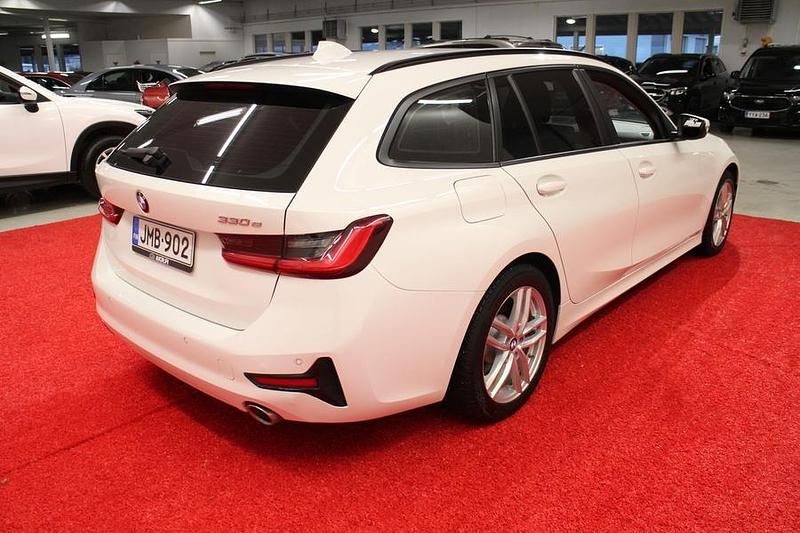 Käytetty BMW 330e 292 HP (214 kW) 2021 Valkoinen Farmari