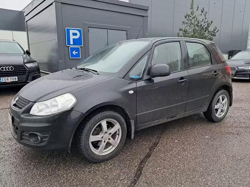 Musta Käytetty 2011 Suzuki SX4 Viistoperä | 6 900 € - Kuva 1/4