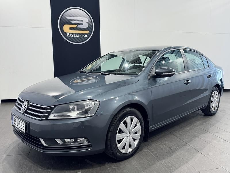 Käytetty VW Passat Trendline 122 HP (89 kW) 2012 Harmaa Sedan