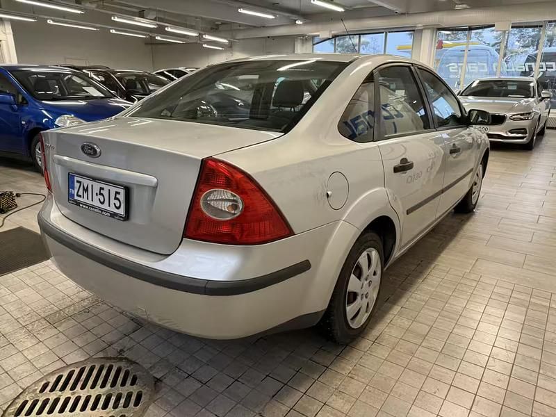 Käytetty Ford Focus 101 HP (74 kW) 2005 Sedan