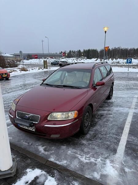 Punainen Käytetty 2005 Volvo V70 Business Edition Farmari | 6 290 € (Hieman kallis) - Kuva 1/3