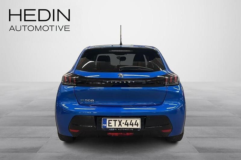 Käytetty Peugeot e-208 Allure 100 kW (136 HP) 2022 Sininen Viistoperä