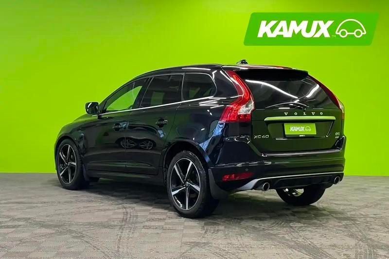 Käytetty Volvo XC60 R-Design 215 HP (158 kW) 2014 Musta Katumaasturi