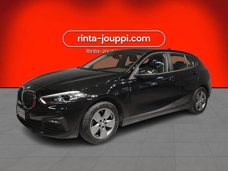 Musta Käytetty 2022 BMW 118 Viistoperä | 19 900 € (Hyvä tarjous) - Kuva 1/3
