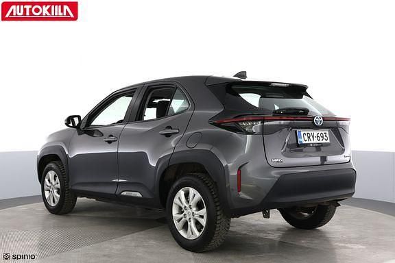 Käytetty Toyota Yaris Cross Active 116 HP (85 kW) 2024 Harmaa Katumaasturi