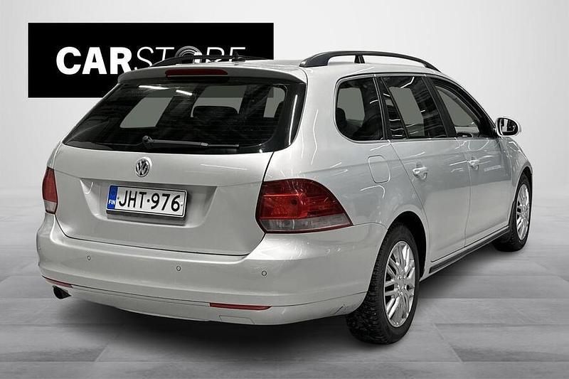 Käytetty VW Golf VI Highline 105 HP (77 kW) 2011 Viistoperä