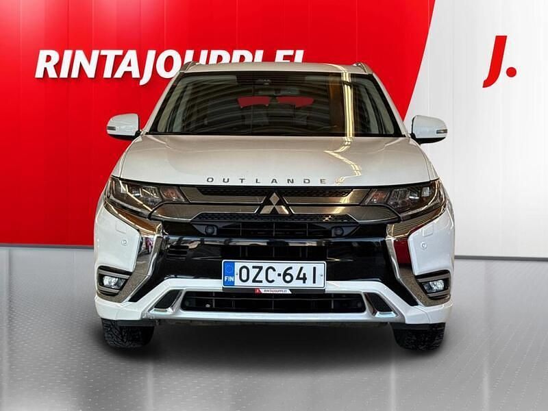 Käytetty Mitsubishi Outlander P-HEV Intense 135 HP (99 kW) 2019 Valkoinen Katumaasturi