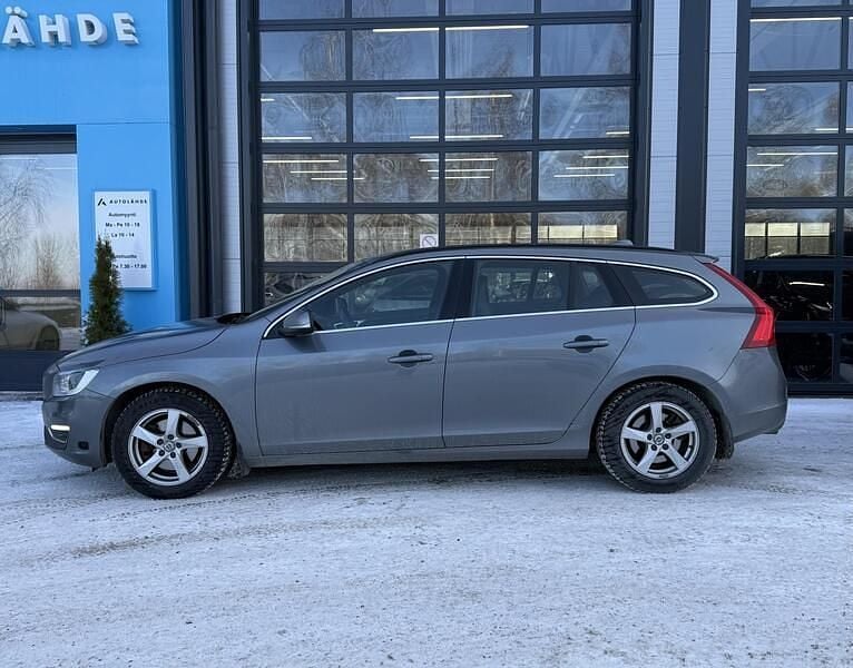 Käytetty Volvo V60 Business Edition 150 HP (110 kW) 2016 Farmari