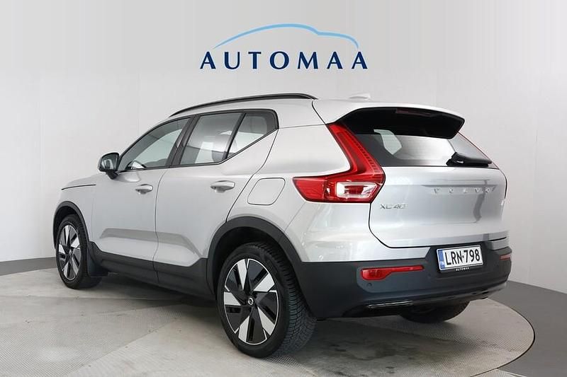 Käytetty Volvo XC40 Plus 185 kW (252 HP) 2023 Harmaa Katumaasturi