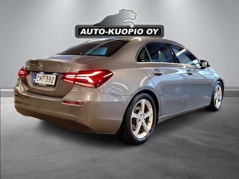 Käytetty Mercedes A200 Style 163 HP (119 kW) 2020 Harmaa Sedan