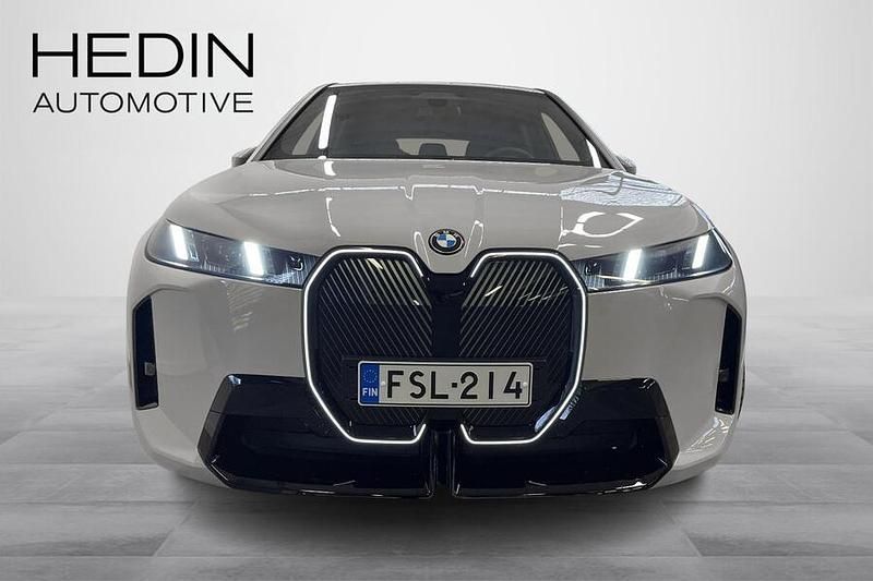 Käytetty BMW iX M Sport 400 kW (544 HP) 2025 Harmaa Katumaasturi