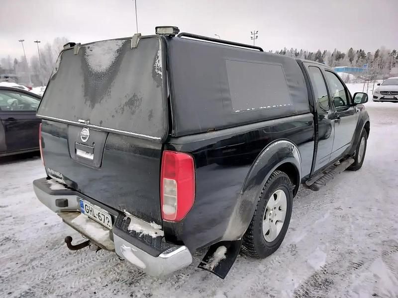 Käytetty Nissan Navara 171 HP (125 kW) 2007 Musta Nouto