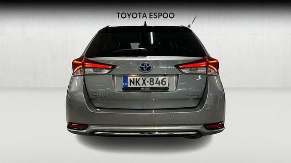 Käytetty Toyota Auris Touring Sports Edition 99 HP (72 kW) 2017 Harmaa Farmari