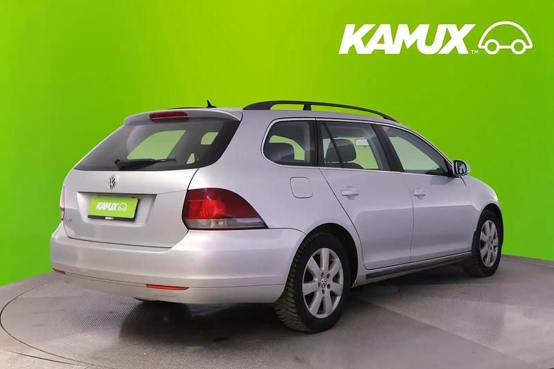 Käytetty VW Golf Comfortline 102 HP (75 kW) 2010 Hopea / harmaa Farmari