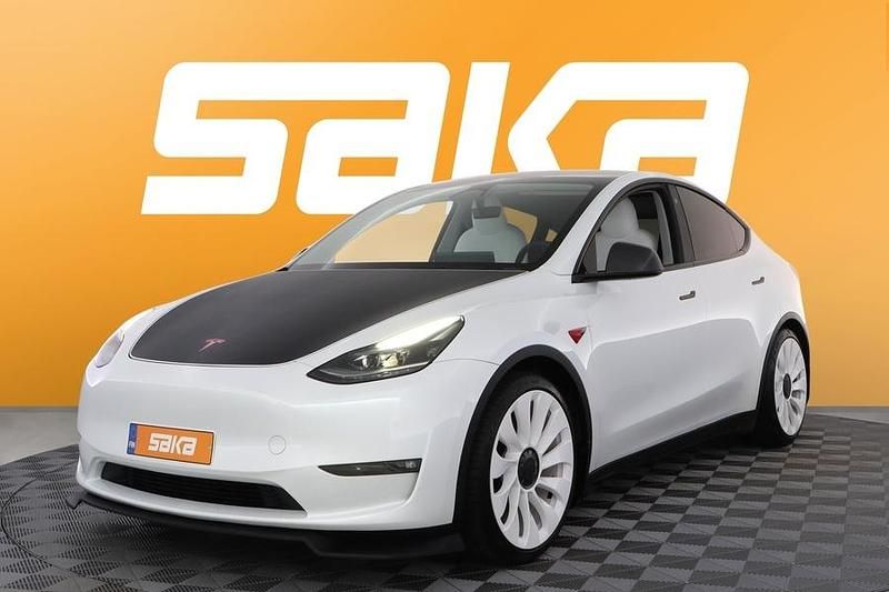 Käytetty Tesla Model Y Performance 336 kW (457 HP) 2024 Katumaasturi