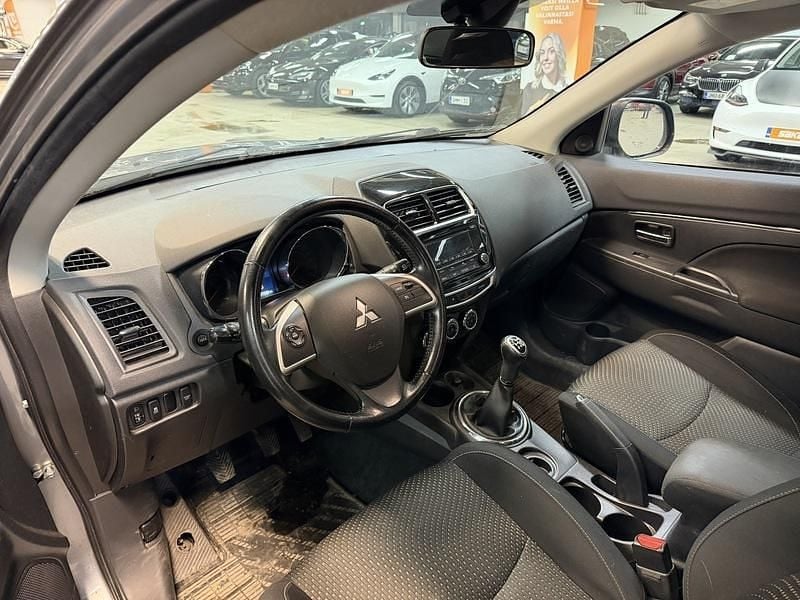 Käytetty Mitsubishi ASX Invite 117 HP (86 kW) 2015 Katumaasturi