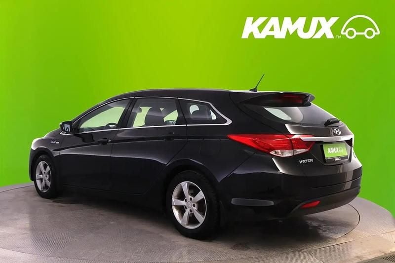Käytetty Hyundai i40 Comfort 135 HP (99 kW) 2012 Musta Farmari