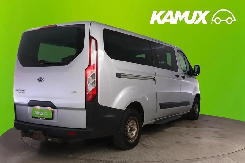 Käytetty Ford Tourneo Trend 125 HP (91 kW) 2013 Hopea / harmaa Tila-auto