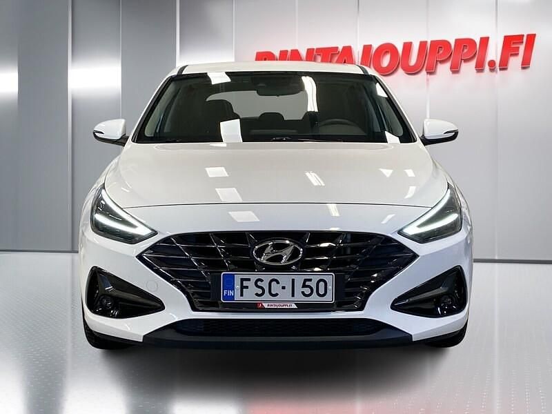 Käytetty Hyundai i30 Comfort 120 HP (88 kW) 2024 Viistoperä