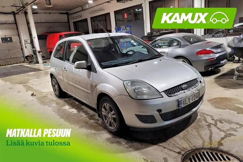 Hopea / harmaa Käytetty 2008 Ford Fiesta Limited Sedan | 2 490 € - Kuva 1/4