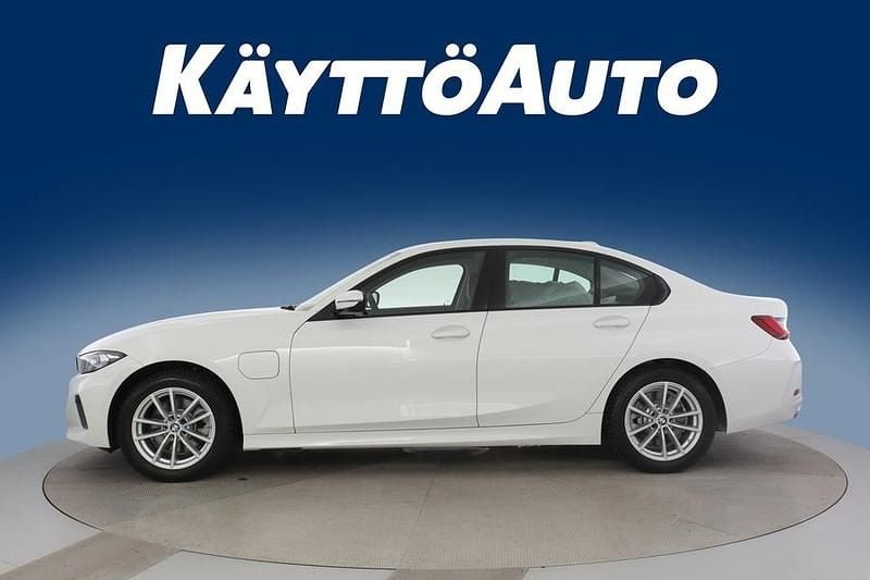 Käytetty BMW 330e Shadowline 292 HP (214 kW) 2024 300 Sedan