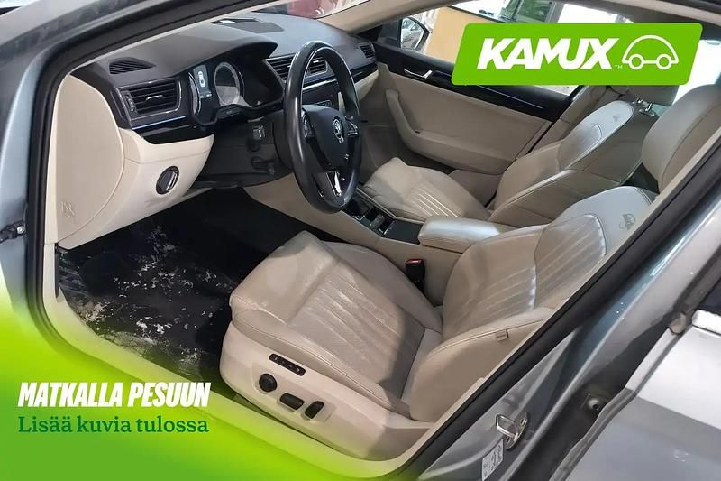 Käytetty Skoda Superb Business Line 150 HP (110 kW) 2018 Hopea / harmaa Sedan