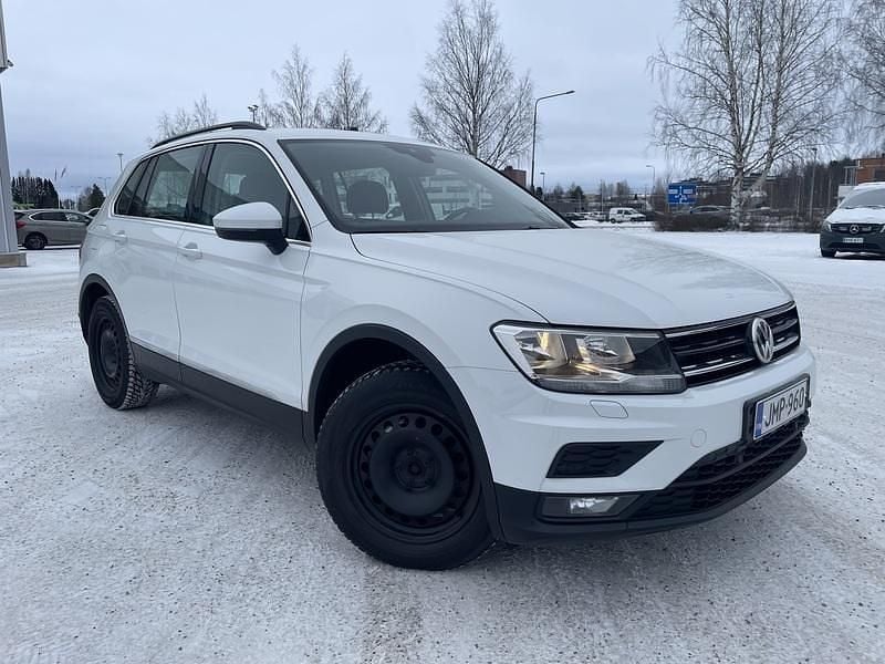 Käytetty VW Tiguan Comfortline 180 HP (132 kW) 2017 Valkoinen Katumaasturi