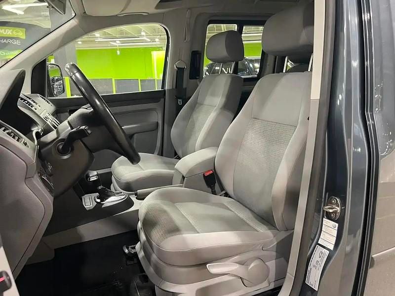 Käytetty VW Caddy Maxi Life Comfortline 105 HP (77 kW) 2010 Hopea / harmaa Tila-auto