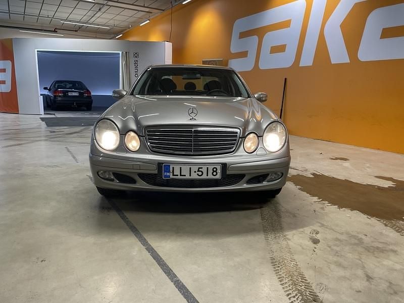 Käytetty Mercedes E200 122 HP (89 kW) 2005 Sedan