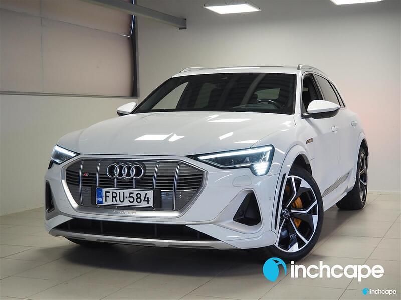 Käytetty 2021 Audi e-tron Katumaasturi | 43 980 € (Perustarjous) - Kuva 1/4