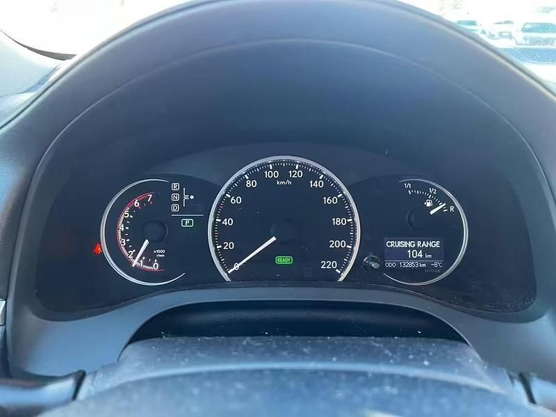 Käytetty Lexus CT200h 99 HP (72 kW) 2011 Viistoperä