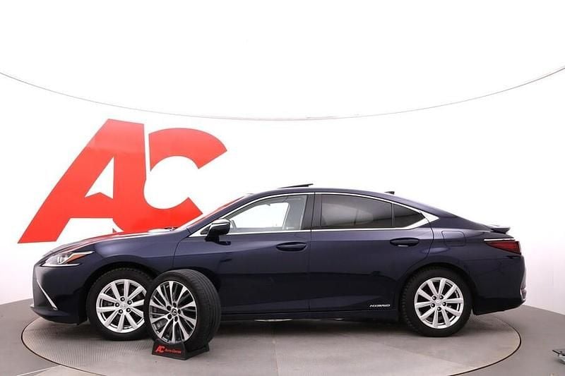 Käytetty Lexus ES300H Limited Edition 178 HP (130 kW) 2021 Deep blue 8x5 Sedan