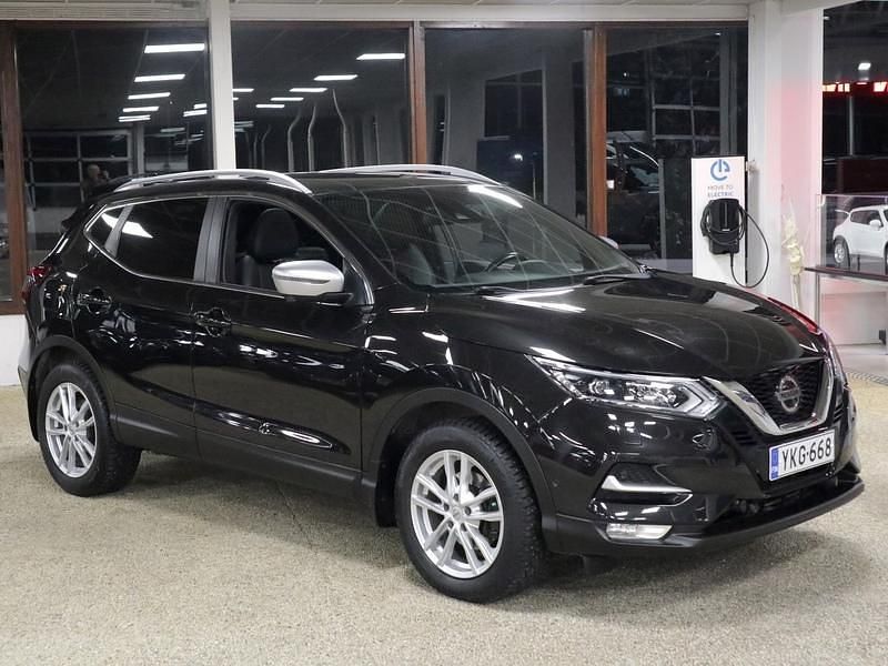Käytetty Nissan Qashqai Tekna+ 116 HP (85 kW) 2018 Musta Katumaasturi