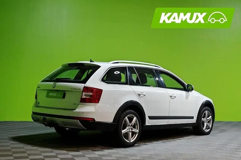 Käytetty Skoda Octavia 184 HP (135 kW) 2016 Valkoinen Farmari